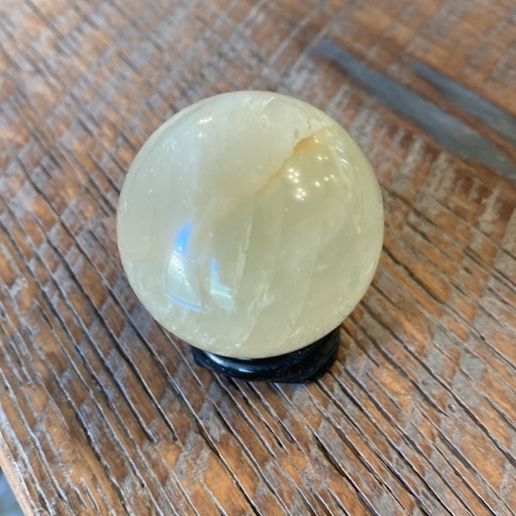Citrine sphere - Picture 4 of 4